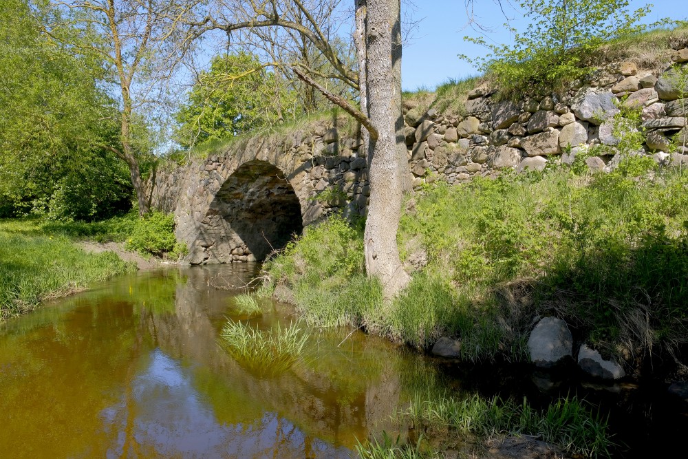 Mūrmuižas akmens mūra tilts