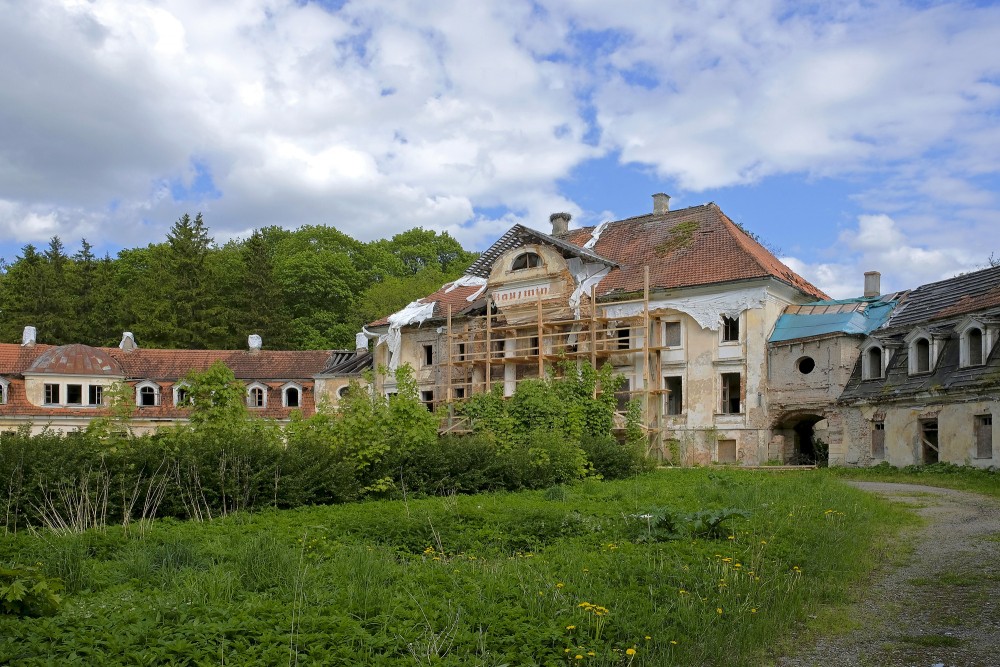 Kaucmindes muižas pils