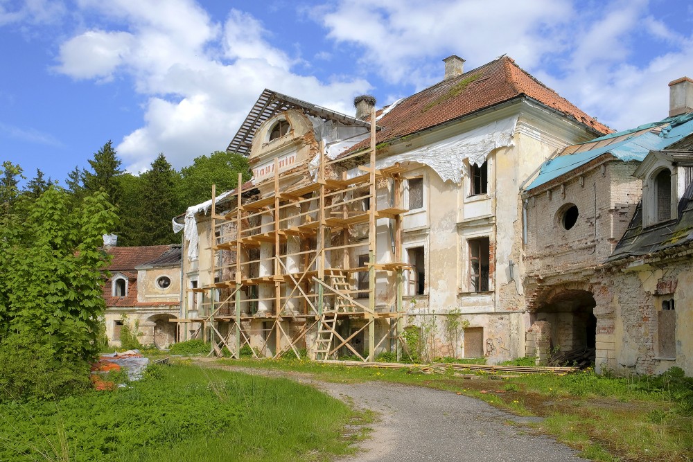 Kaucmindes muižas pils