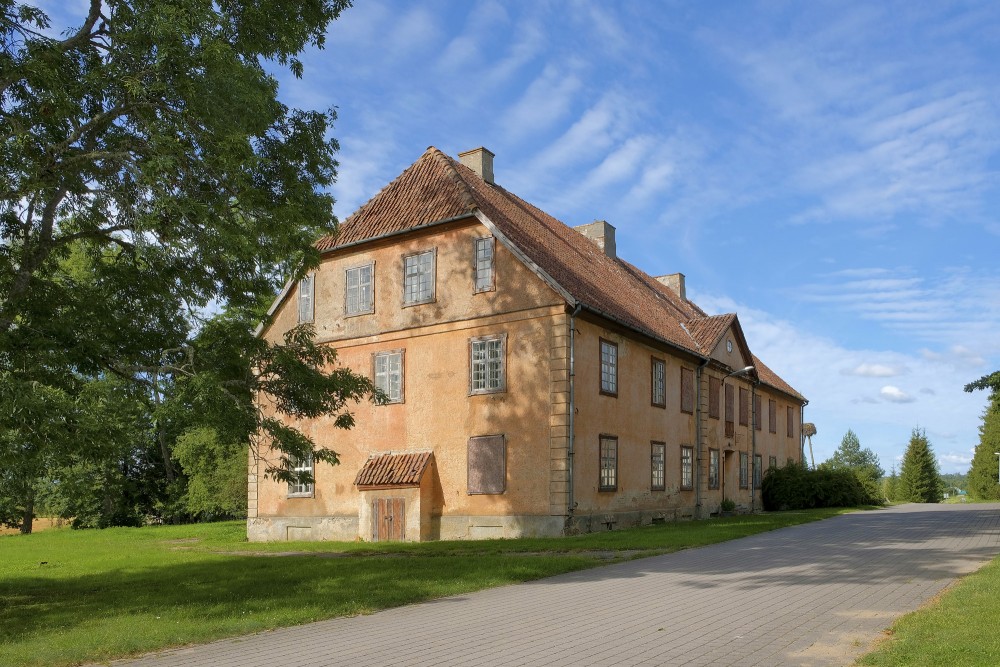 Īvande Old Manor House