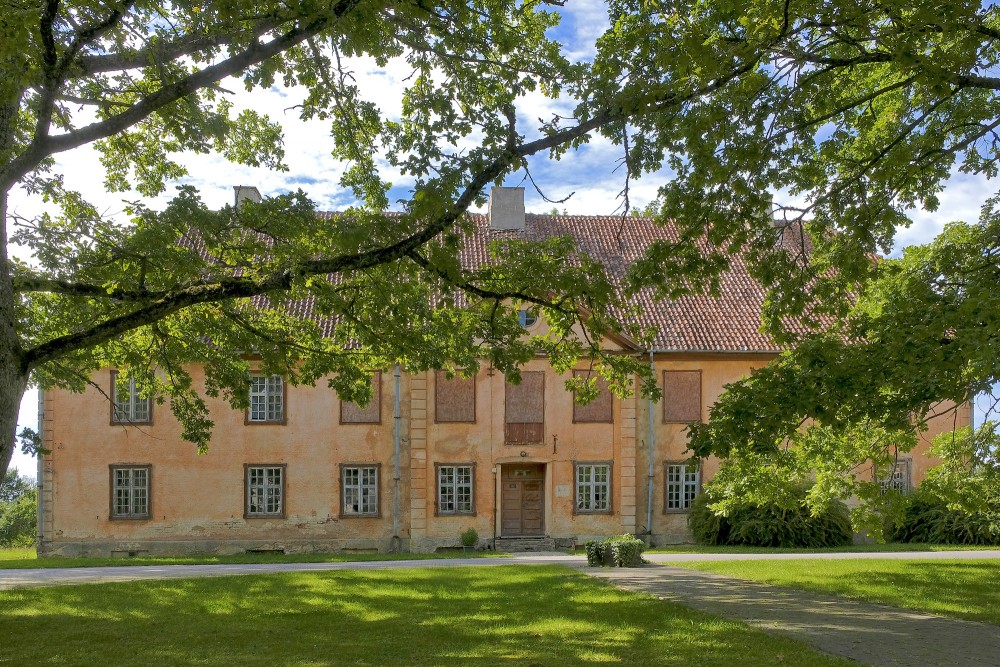 Īvande Old Manor House