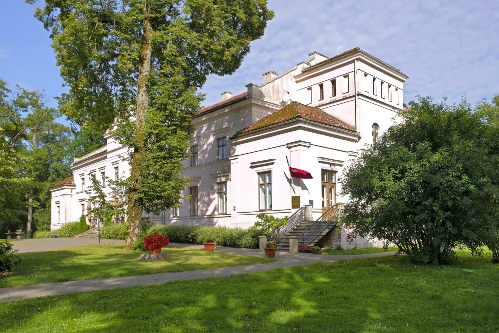 Lielīvandes muižas jaunā pils