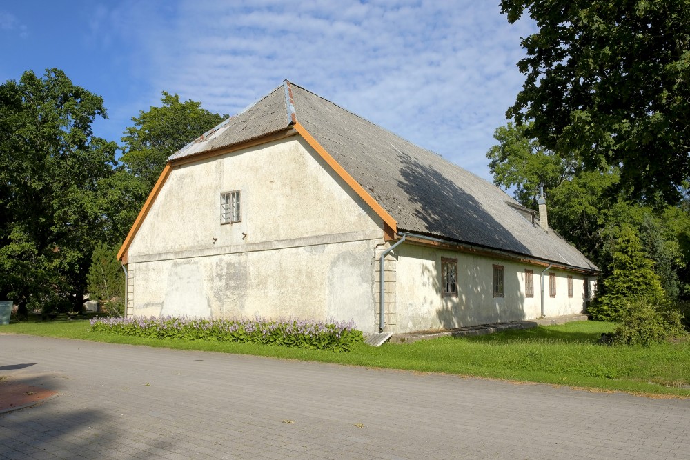 Īvandes muižas saimniecības ēka