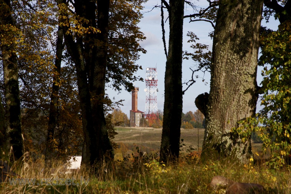 Skats uz Sabiles televīzijas torni no Pedvāles