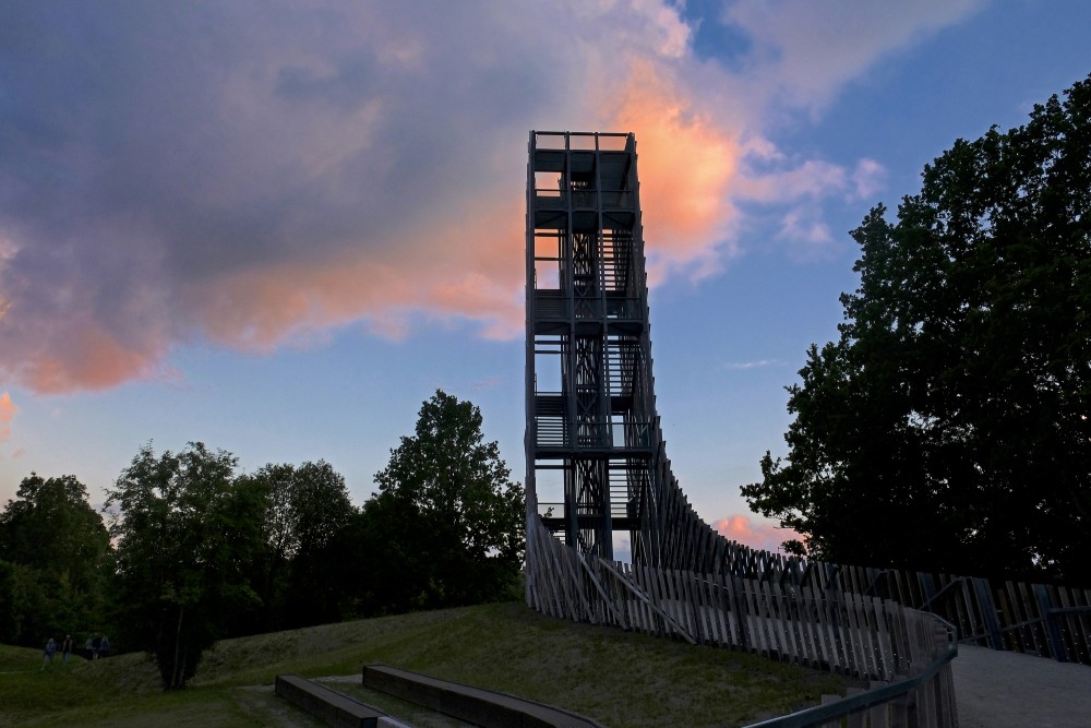 Kuldīgas skatu tornis saulrietā