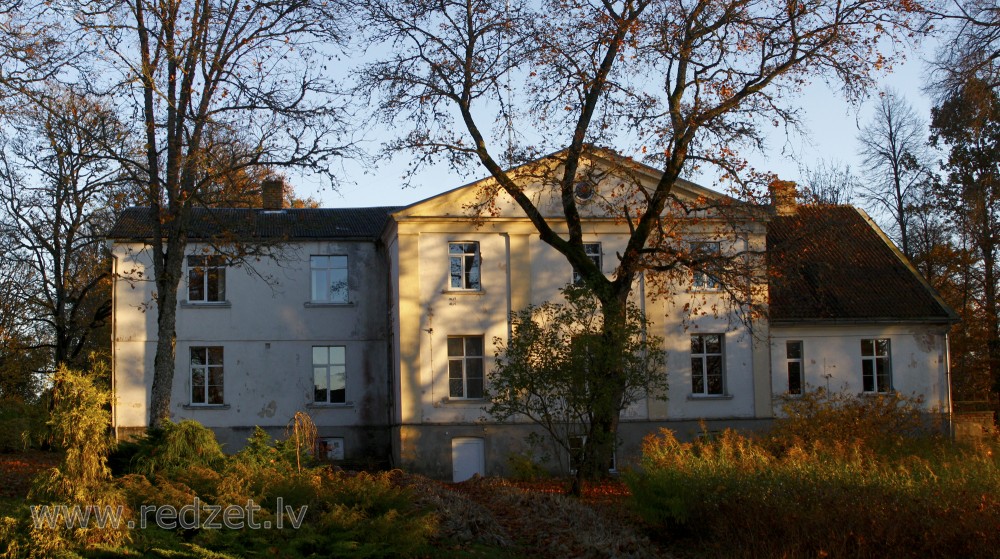 Biržu muižas Kungu māja