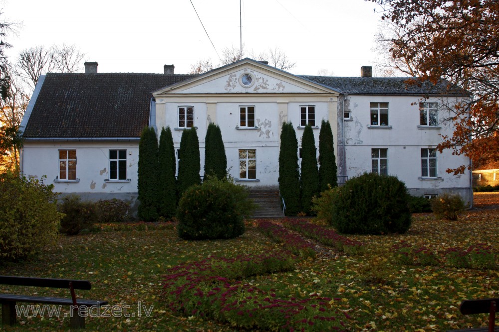 Biržu muižas Kungu māja