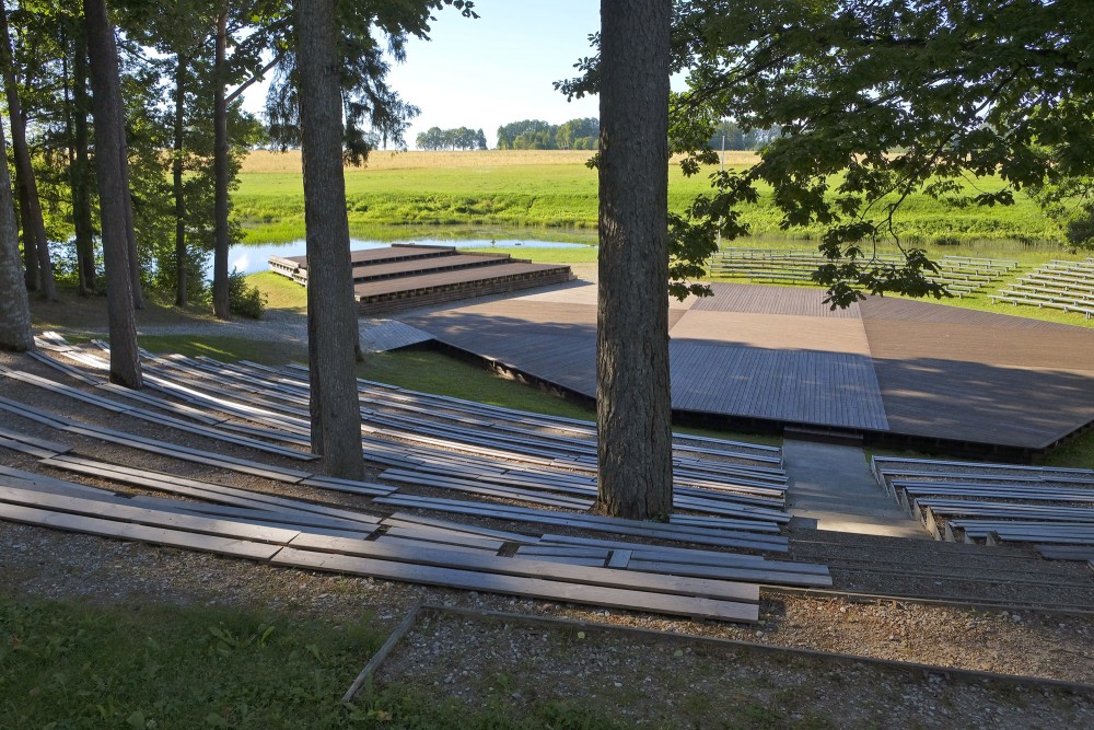 Neikenkalna dabas koncertzāle Dikļos Neikenkalna dabas koncertzāle Dikļos