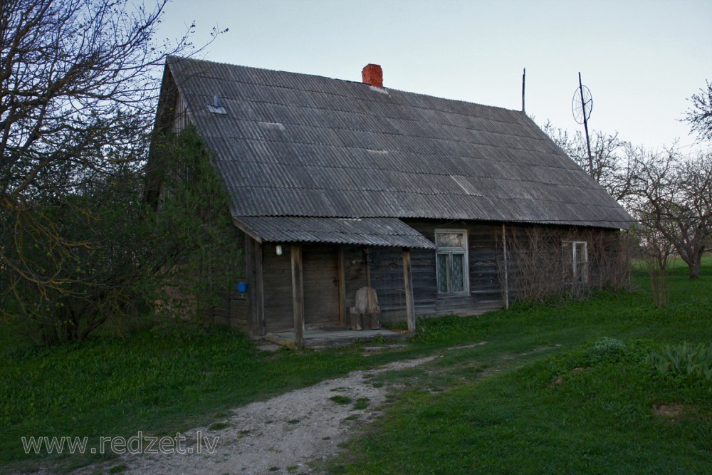 Koka māja Lauberē