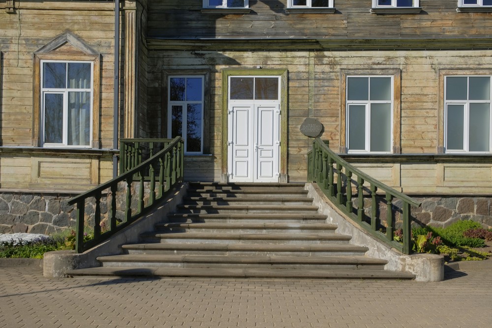 Entrance Portal of Veļķi Manor 