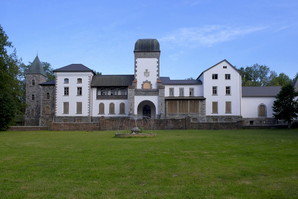 Jaungulbene Castle