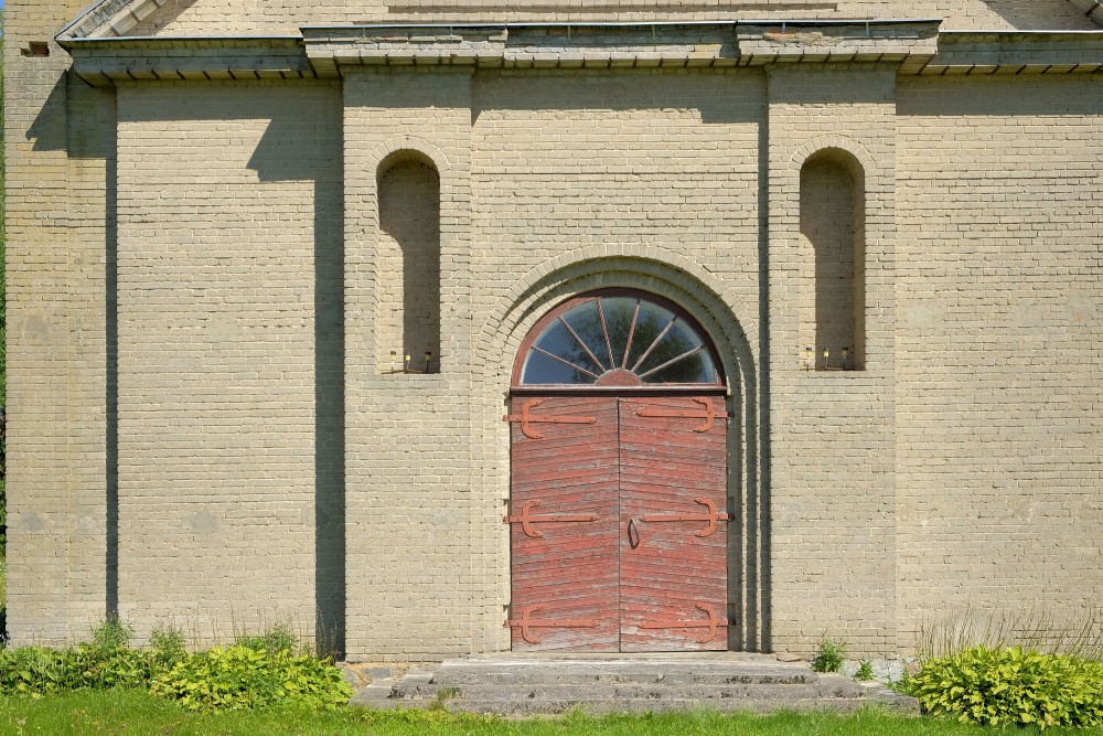 Budbergas katoļu baznīcas ieejas portāls