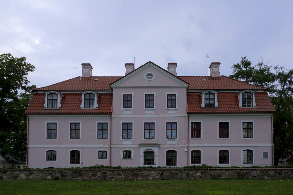 Dzelzava Manor