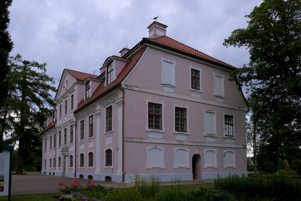 Dzelzava Manor