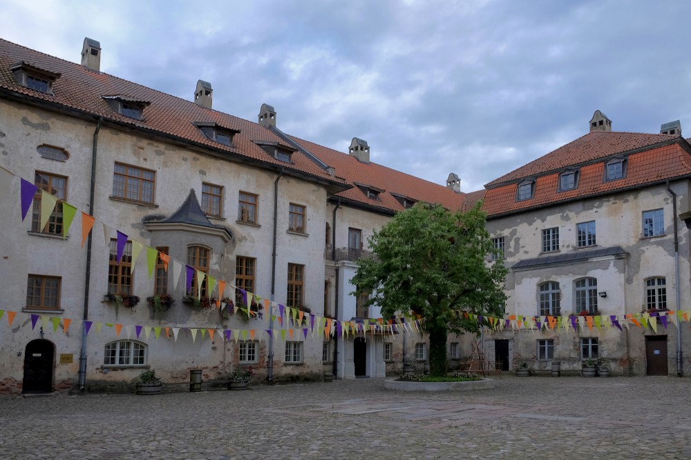 Dundagh Castle Courtyard