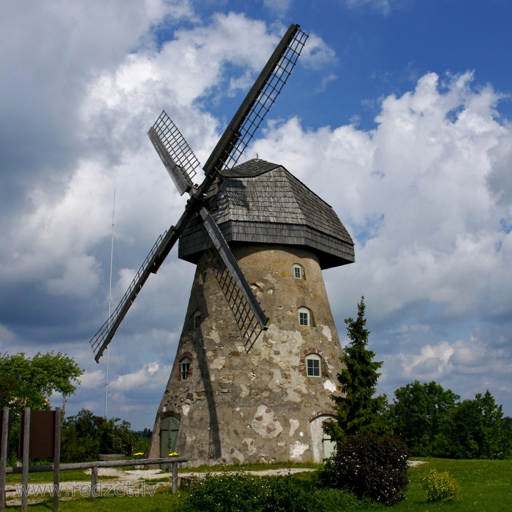 Drabešu muižas vējdzirnavas (Āraišu vējdzirnavas)