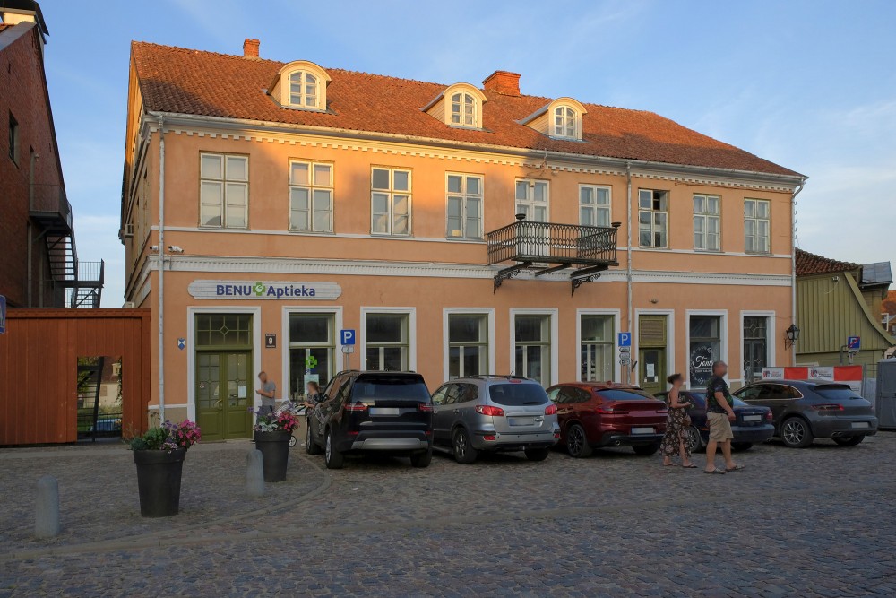 Baznīcas iela 9, Kuldīga