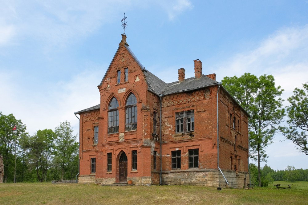 Cirsti Manor