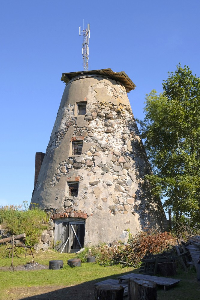 Liepas vējdzirnavas