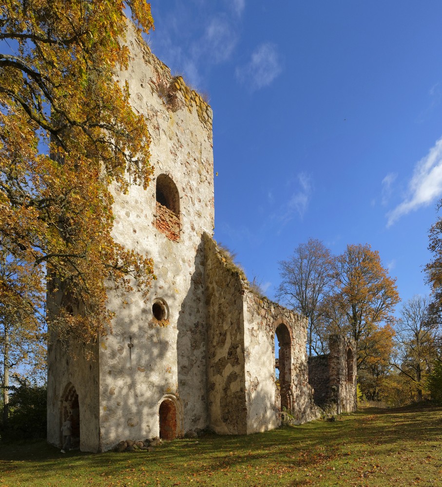Embūtes luterāņu baznīca