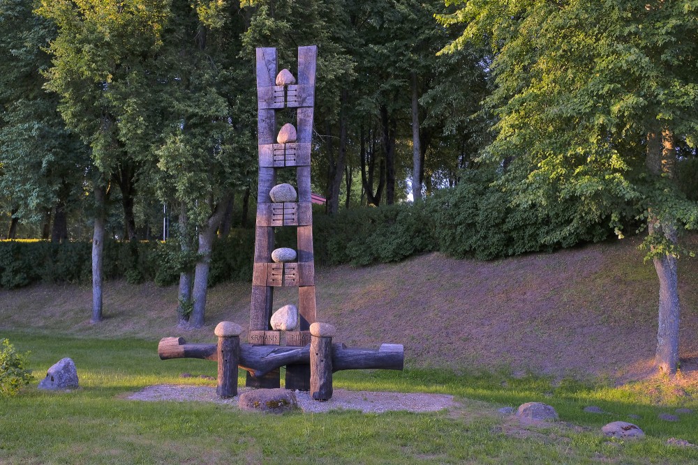 Kuršu ķēniņu krēsls, Skrundas pastaigu taka