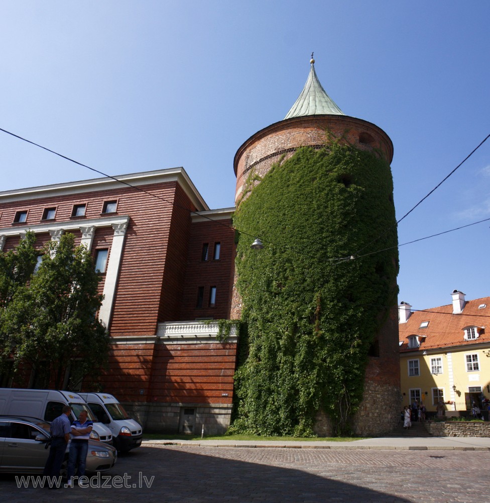 Pulvertornis un Latvijas Kara muzejs (Smilšu iela 20)