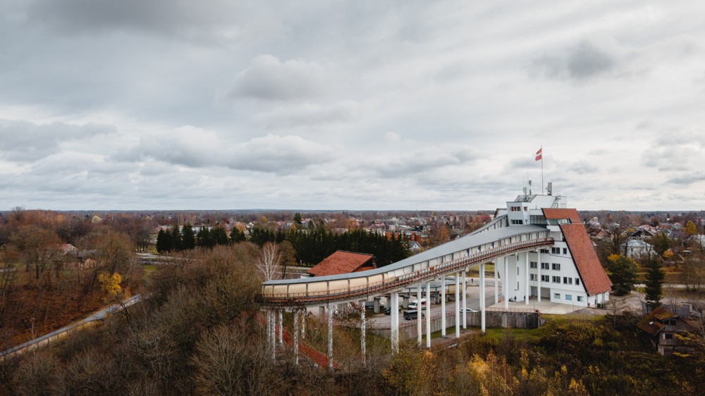 Bobsleja un kamaniņu trase "Sigulda" rudenī