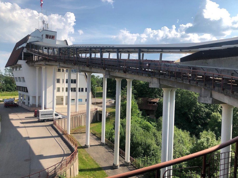 Bobsleja un kamaniņu trase "Sigulda"