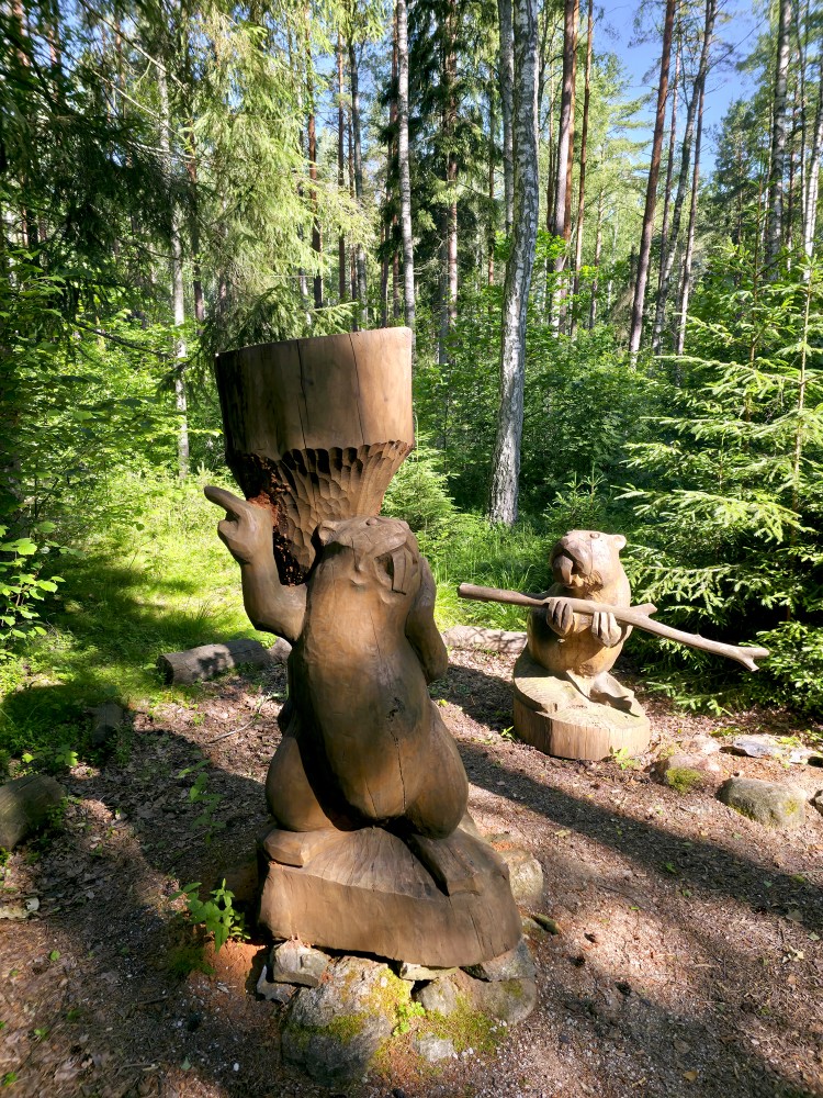 Bebru skulptūras Cīravas mežaparkā