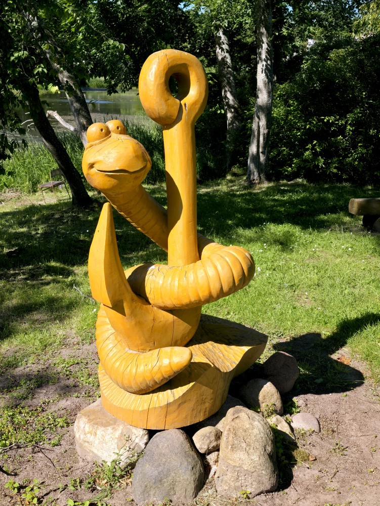 Koka skulptūra Sienāžu parkā, Cīrava