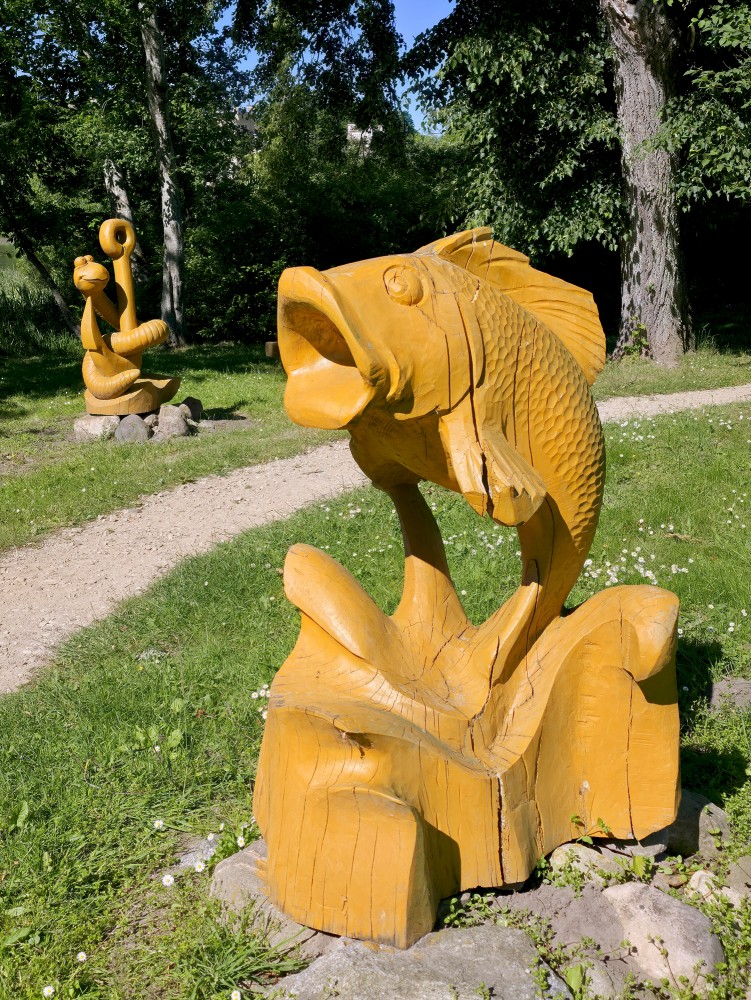 Koka skulptūras Sienāžu parkā, Cīrava