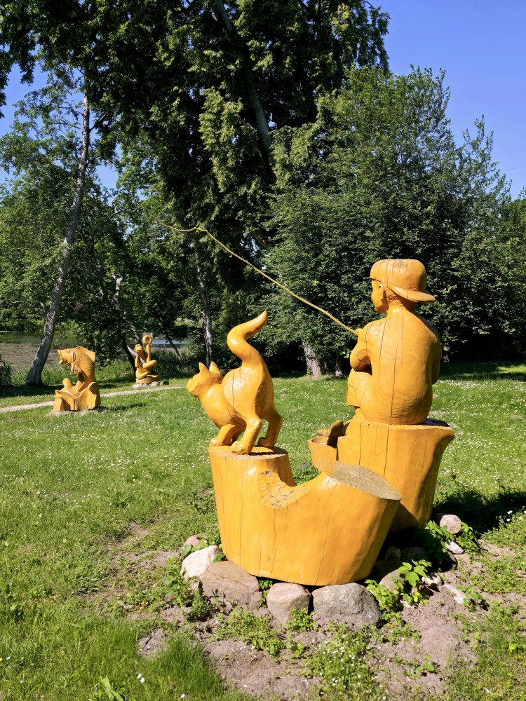 Koka skulptūras Sienāžu parkā, Cīrava