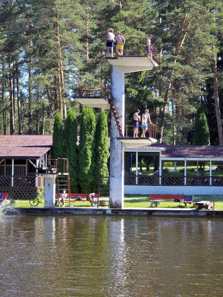 Kandavas stadiona peldbaseins