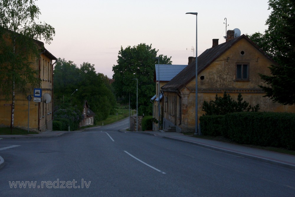 Valdemārpils vēlā vakarā