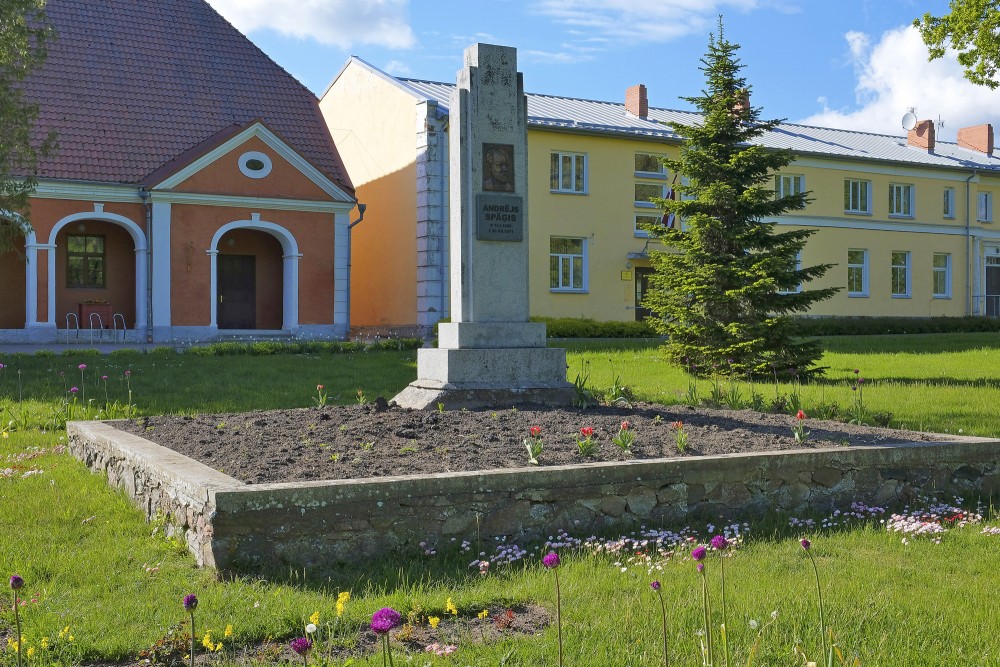 Piemineklis Andrejam Spāģim Dunalkā Piemineklis Andrejam Spāģim Dunalkā