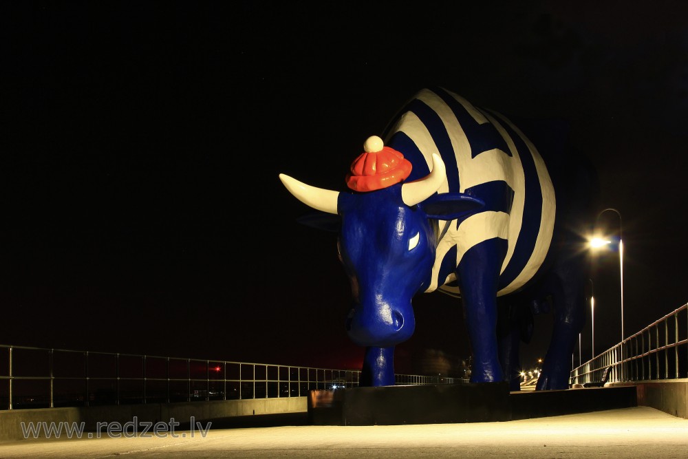 Sculpture - Cow Seaman at nighttime
