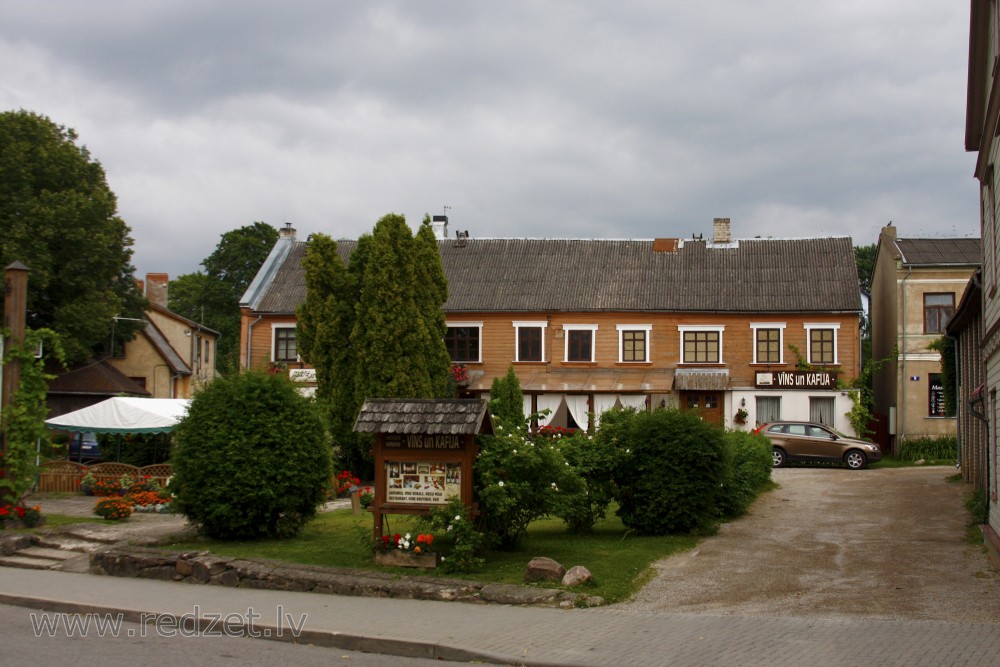 Restorāns, viesu māja "Martinelli"