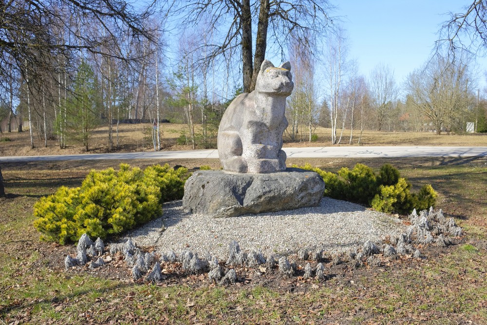 Kaķa skulptūra Siguldā