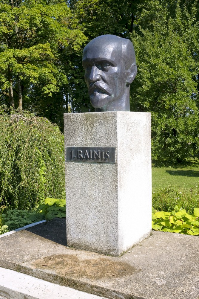 Sculptural portrait of the poet Rainis in Rēzekne