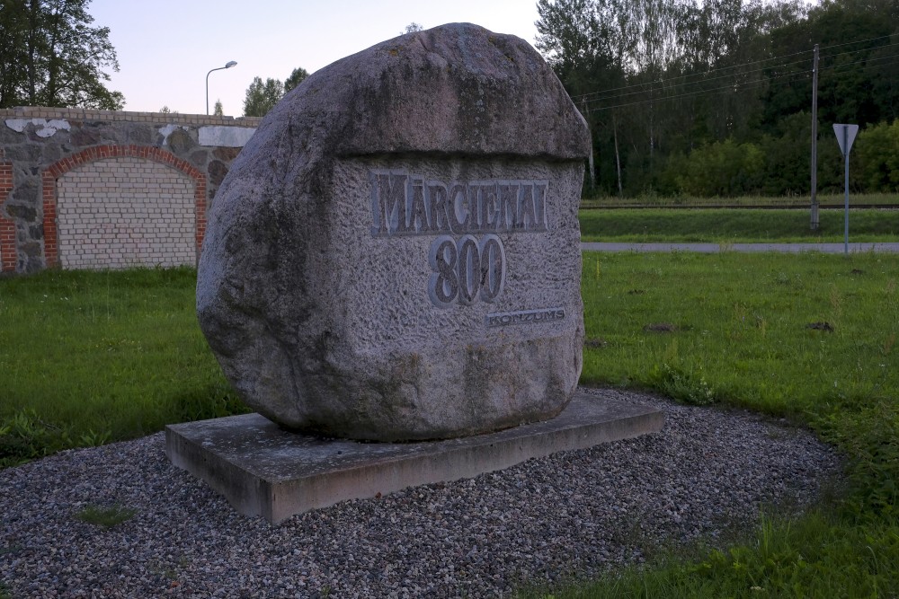 Piemiņas akmens "Mārcienai – 800"