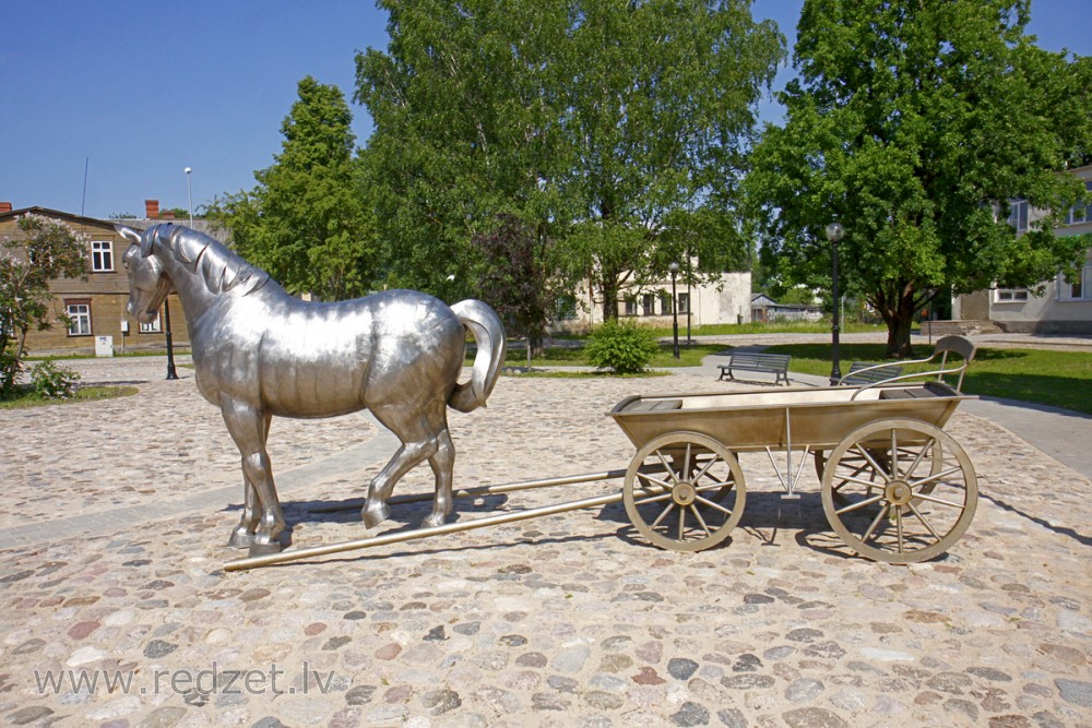 Sculpture "Horse with a carriage" (Jēkabpils)