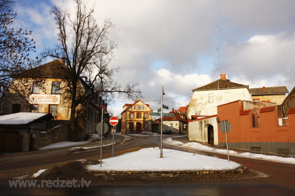 Gaujas, Rīgas un Vaļņu ielas krustojums Cēsīs