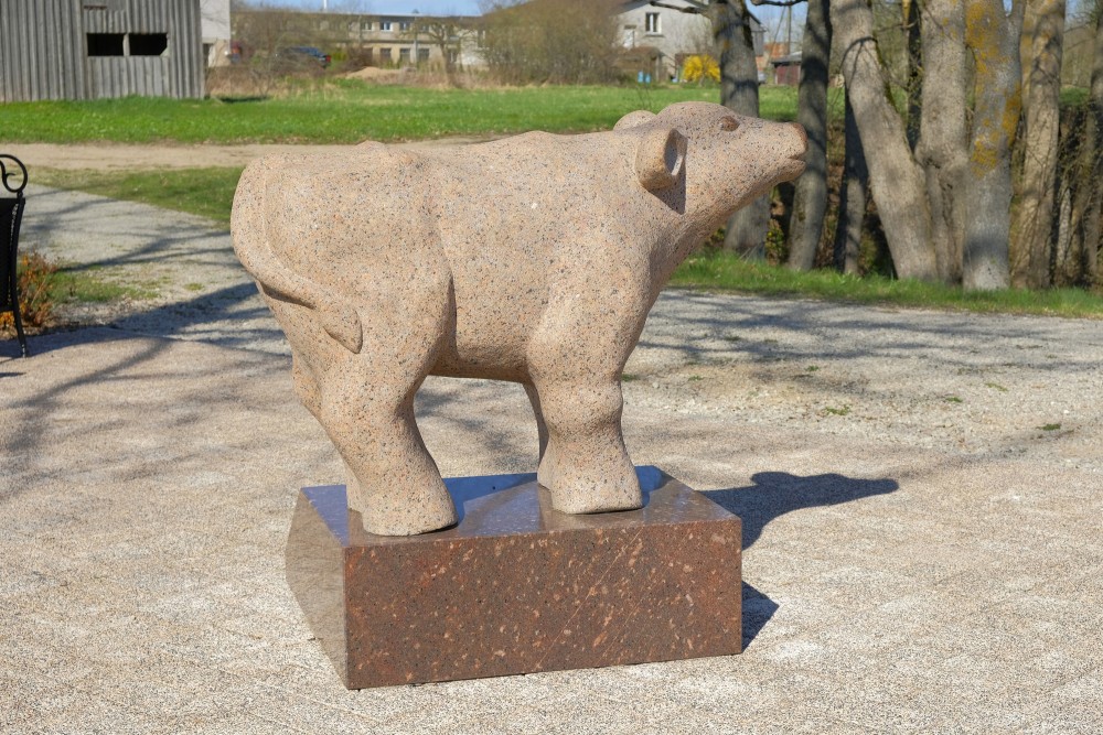Akmens skulptūra "Teliņš", Jaunpils