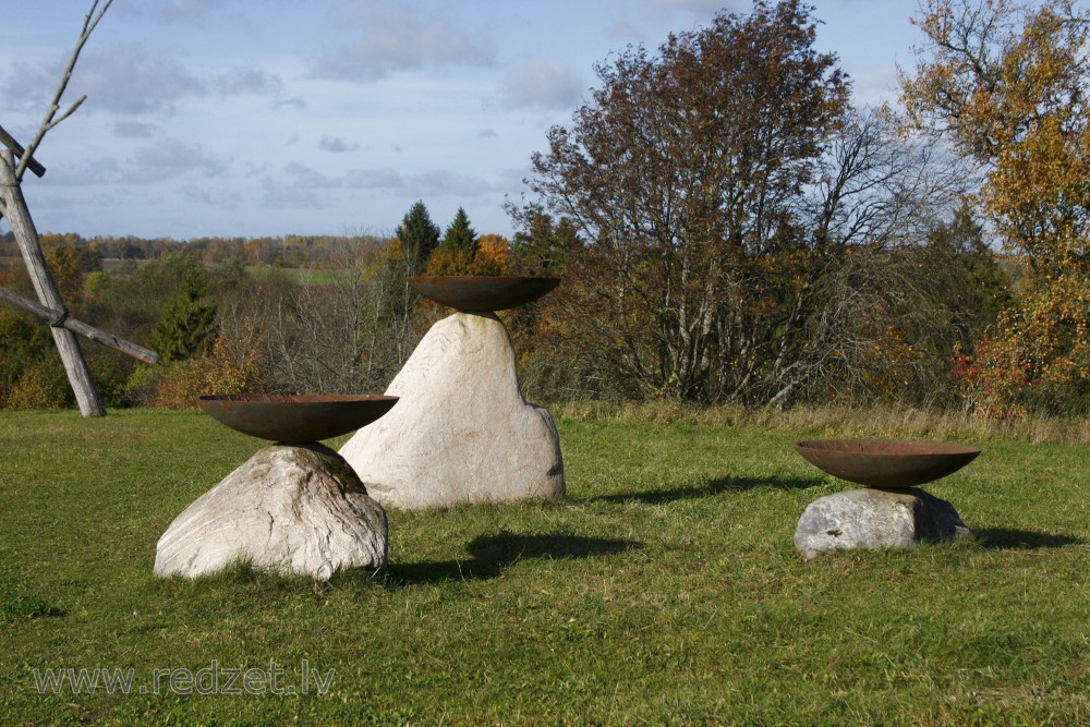 "Mēness gravīra", Liz Helfer & Ben Foley (ASV)