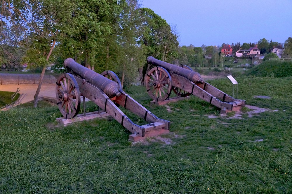 Lielgabali pie Bauskas pils