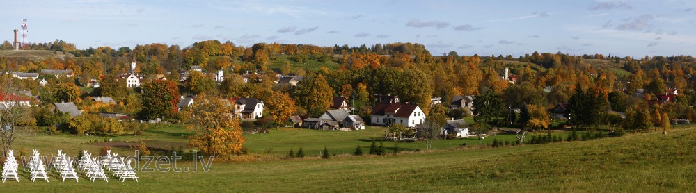 Sabiles rudens panorāma