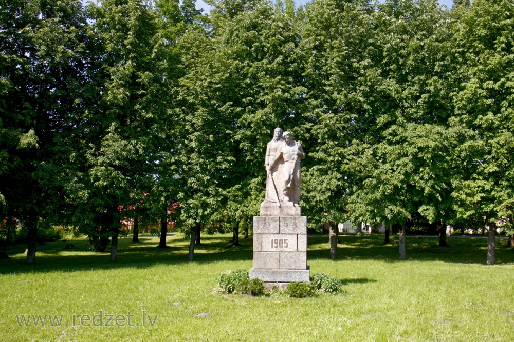 1905. gada revolūcijas piemineklis Lielvārdē