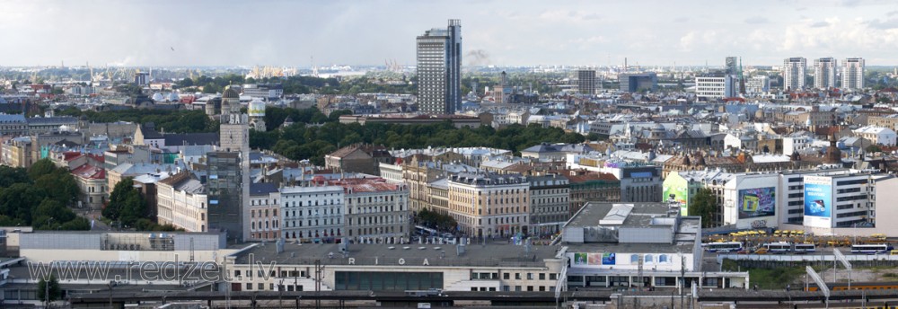 Rīgas panorāma (skats no Latvijas Zinātņu akadēmijas)