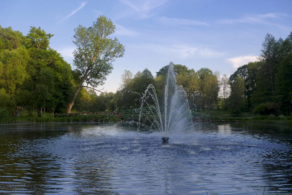 Strūklaka Zasas muižas parkā