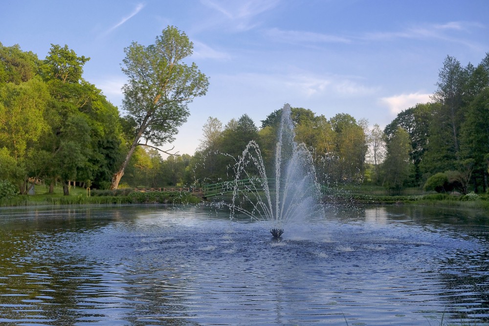 Strūklaka Zasas muižas parkā